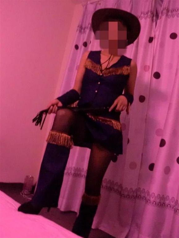 曝光丝足会所情色服务