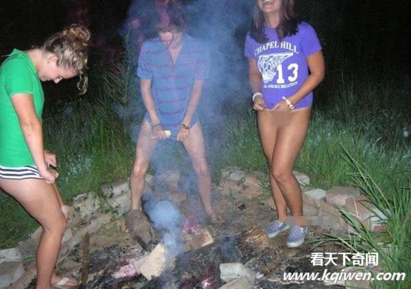 抓拍美女们随处随地尿尿的雷人百态(组图13P)